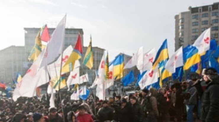 На Европейской площади приняли манифест: "Война с Януковичем" не окончена