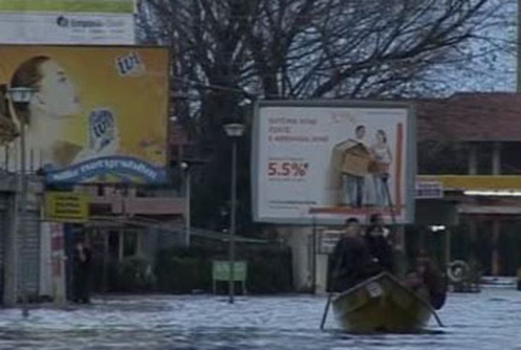 Албания страдает от крупнейшего наводнения в истории