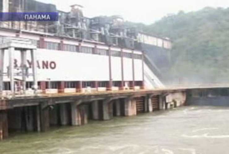 Панамский канал прекратил работу