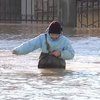 Паводки на Закарпатье уже затопили более десятка сел