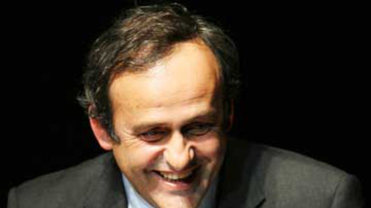 Платини призвал Украину к достойной подготовке к Евро-2012