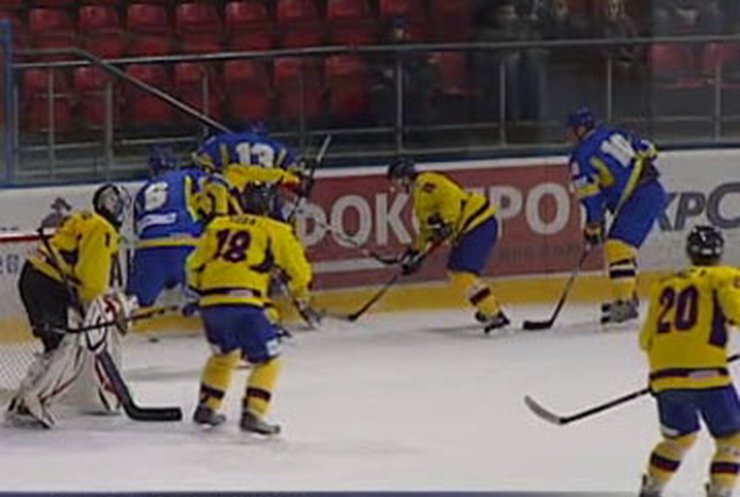 Сборная Украина по хоккею стартовала в "Еврочеллендж"