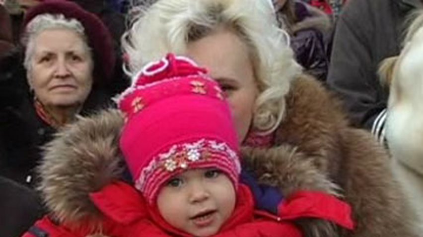 В Запорожье зажгли главную елку города