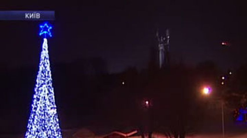 На Певчем поле в Киеве возник зимний городок