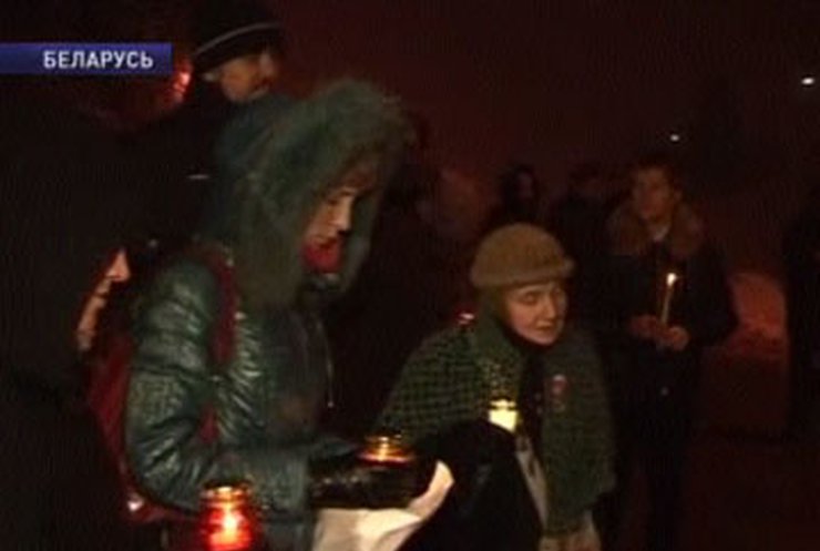 В Минске ОМОН разогнал поющих оппозиционеров