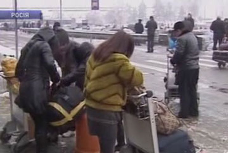 Московские аэропорты работают с перебоями