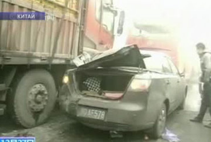 В автокатастрофах в Китае погибло более двух десятков человек