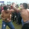В перуанском селении существует традиция - драться под Новый год