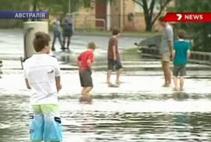 Из-за наводнений в Австралии эвакуировали больше тысячи людей
