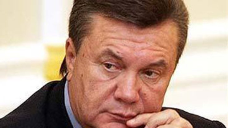Янукович увеличил социальную помощь малообеспеченным семьям
