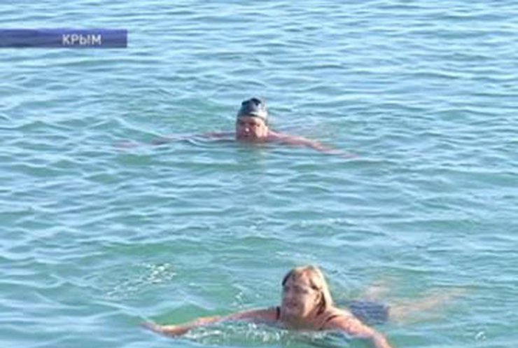 В Евпатории состоялся заплыв "моржей"