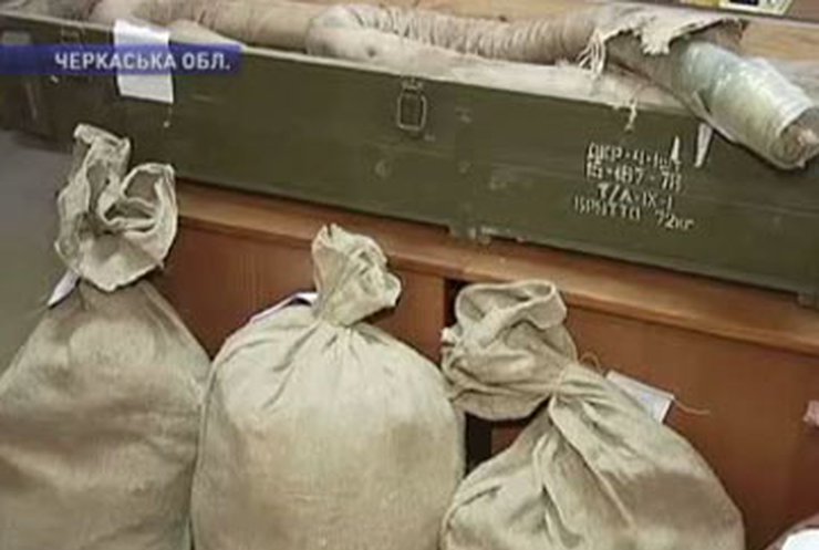 В Черкасской области обнаружили целый склад взрывчатки