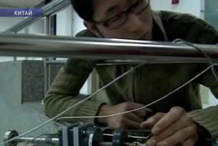 Китайский профессор сделал из мобильного телефона подъемник