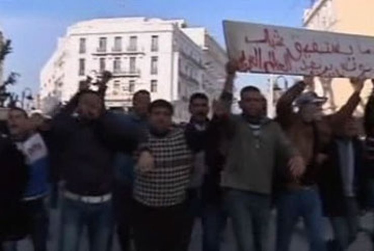 В Тунисе продолжается политический кризис