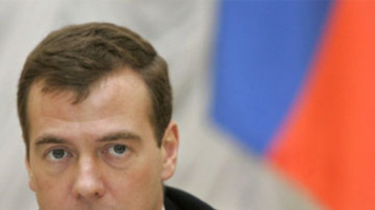 Медведев призвал НАТО "не шутить" с ПРО