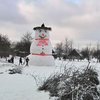 В Латвии слепили восьмиметрового снеговика