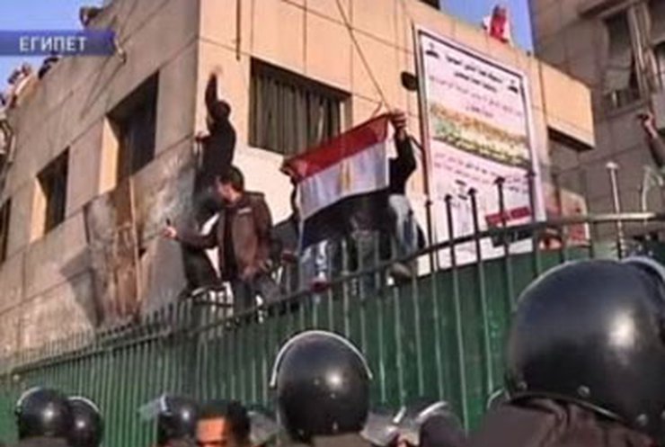 Жители Египта требуют отставки президента