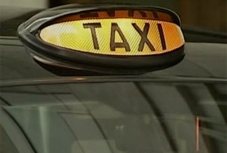 Франция закупает для такси британские кебы