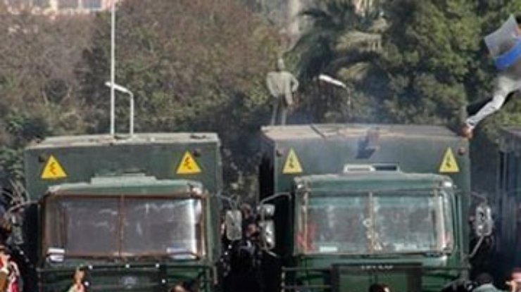 Египтяне снова выходят на улицы, число жертв растет