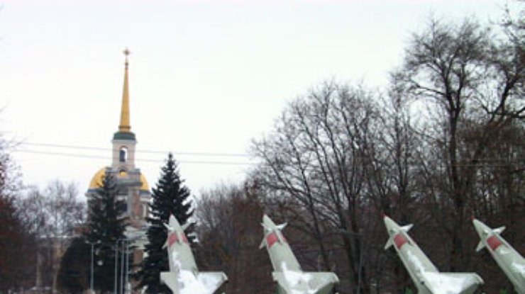 Вандалы разрушили крест на могиле воинов УНР в Днепропетровске