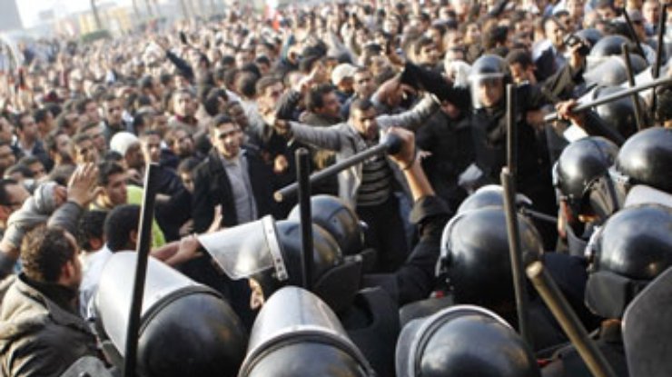 СМИ: У сторонников Мубарака обнаружили полицейские удостоверения