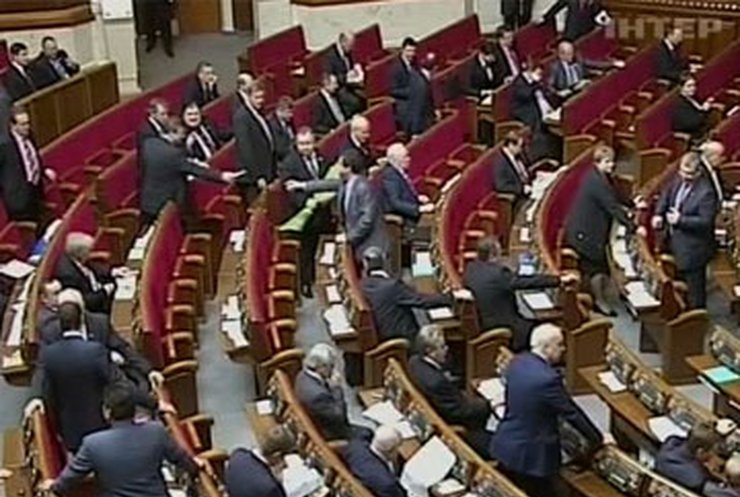 Оппозиция опротестует результаты голосования за изменения в Конституции