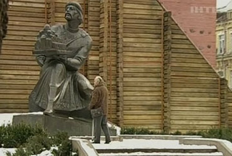 Наследники Владимира требуют вернуть им Золотые ворота и Лавру