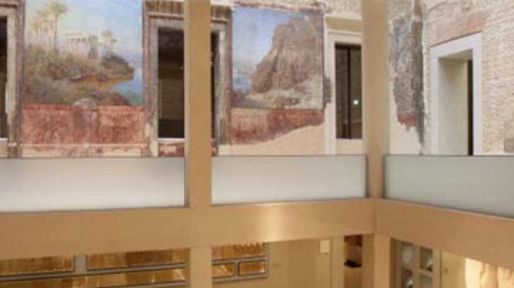 Мародеры повредили 70 экспонатов в Национальном музее в Каире