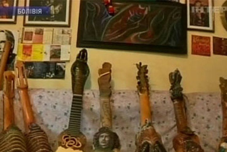 В Боливии делают музыкальные инструменты из бумаги