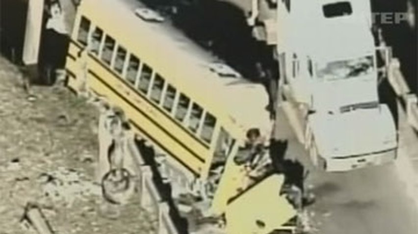 В США попал в аварию школьный автобус
