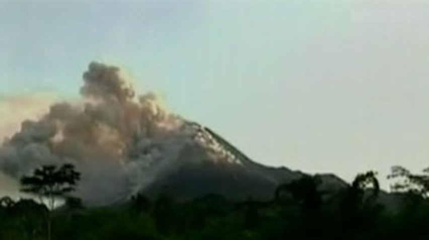 Туристы едут на Яву, чтобы посмотреть на вулкан Мерапи