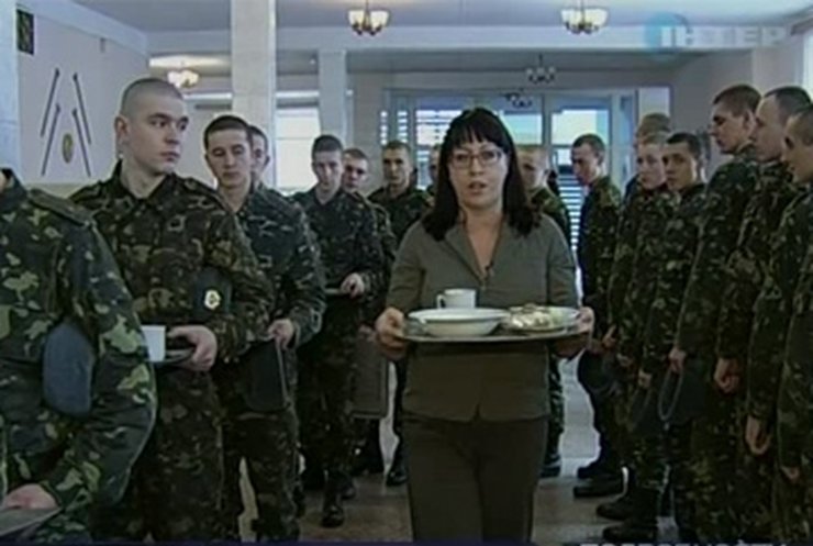 "Подробности недели": Чем кормят украинских солдат?