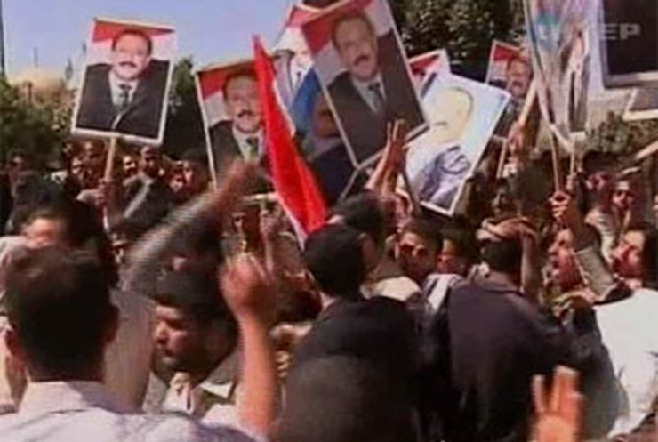 В Йемене продолжаются антиправительственные манифестации