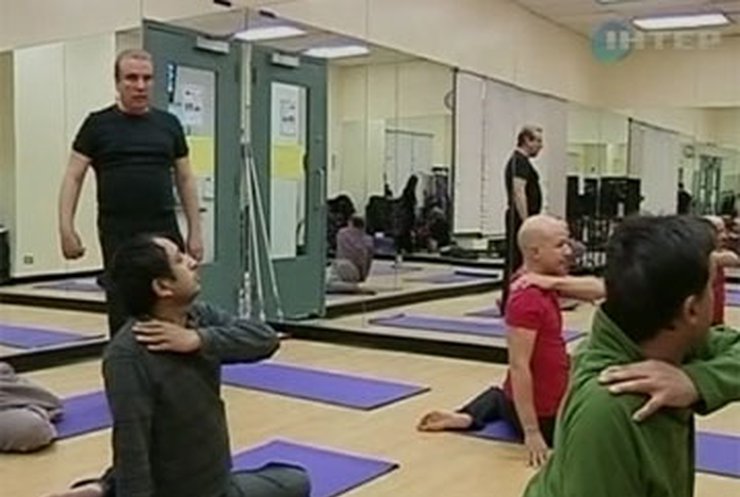 Таксистам Нью-Йорка начнут преподавать йогу