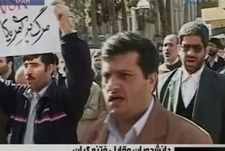 Ахмадинеджад обвинил "врагов" в организации оппозиционных акций