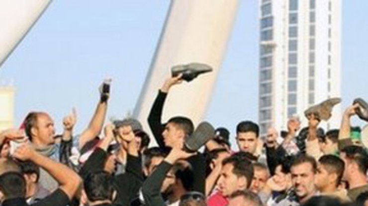 В Бахрейне протестующих разгоняют слезоточивым газом и дымом