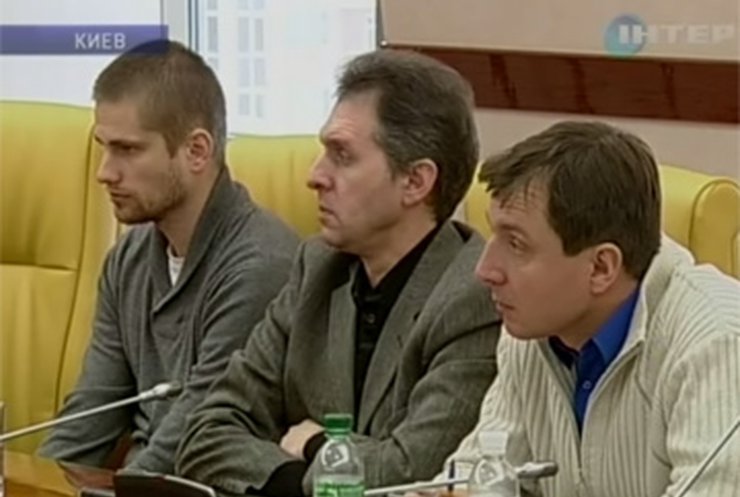 УЕФА требует срочного решения относительно Суркиса