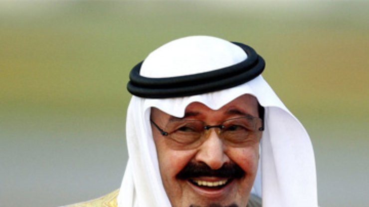 Король Саудовской Аравии решил откупиться от революции
