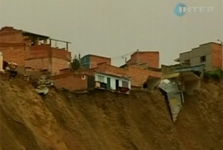 В Боливии тысячи людей остались без жилья