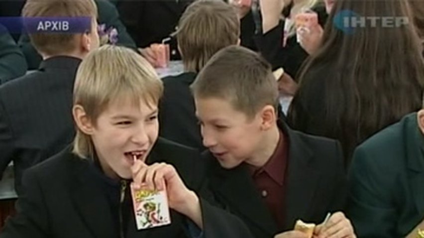 В киевские школы возвращаются бесплатные обеды