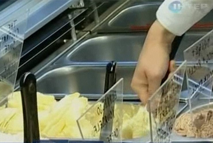 В Лондоне запретили продавать мороженое из грудного молока
