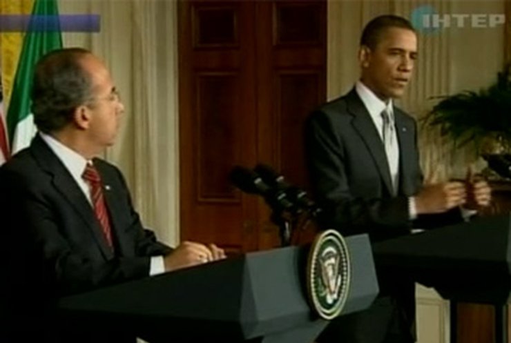 Обама призвал Каддафи уйти в отставку
