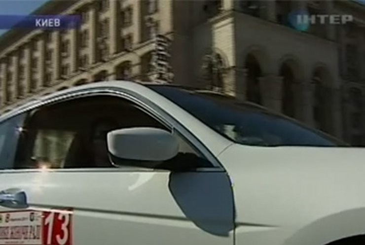 В Киеве прошло Большое автомобильное ралли для женщин