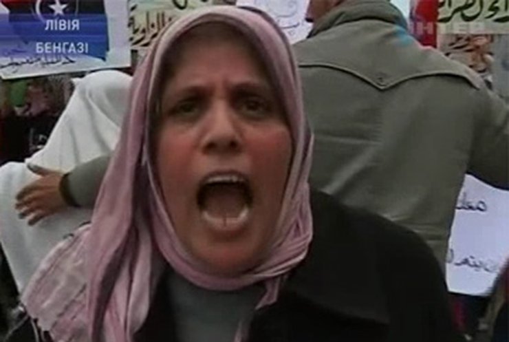 На протесты против Каддафи вышли ливийские женщины