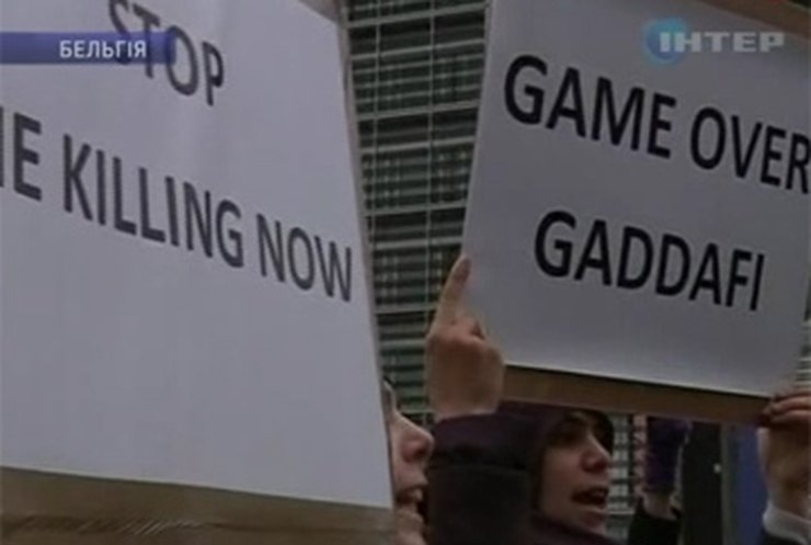 Франция и Британия просят Каддафи уйти