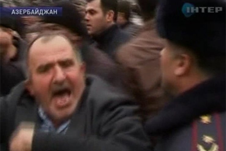 Акции протеста против правительства докатились до Баку