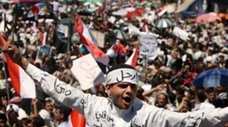 По йеменским манифестантам опять открыли огонь. Есть раненые