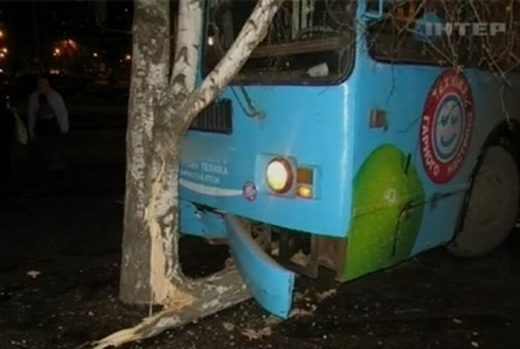 Пьяный пытался угнать троллейбус в Харькове