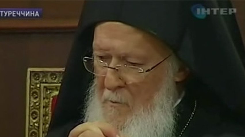 Азаров заявил, что правительство не будет вмешиваться в дела церкви