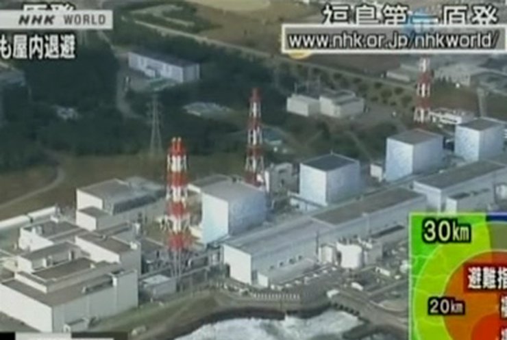 Правительство Японии уверяет, что уровень радиации снижается